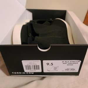 Torrid Size 9.5 WW Wedge Sneaker
